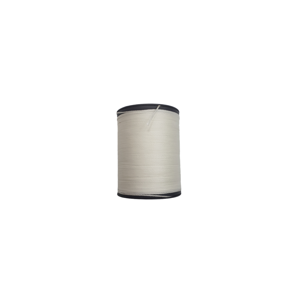 [FOUR-FIL-V2-055-140-S000] Fil  Rond Câblé Ciré - Polyester - Diamètre O,55 mm - Bobine 140 mètres - DECOURT (S000 Blanc)